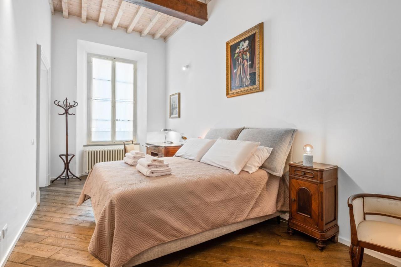Apartamento Palazzo Della Pilotta Roomy And Quiet Flat