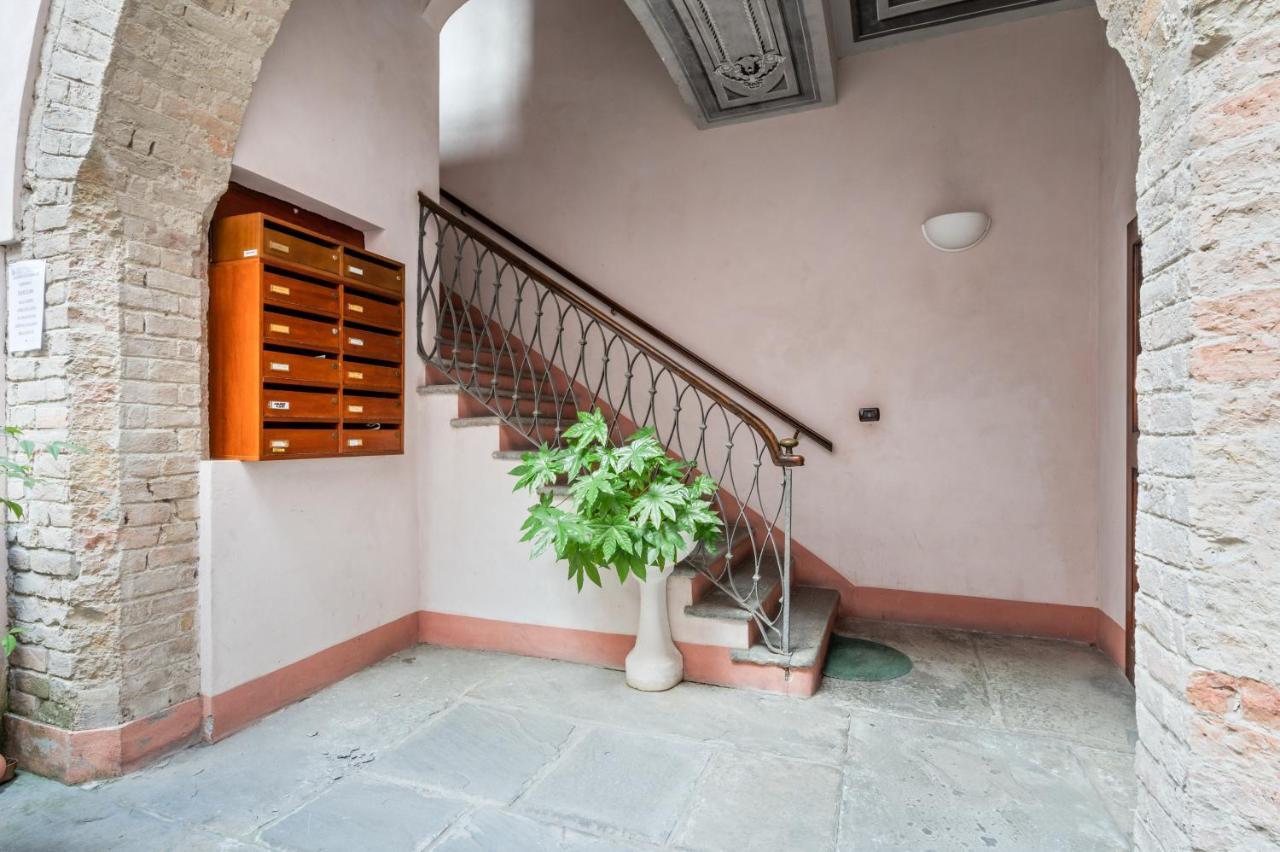 Palazzo Della Pilotta Roomy And Quiet Flat Apartamento *